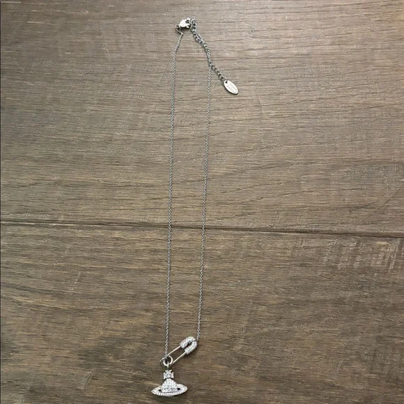 Vivienne Westwood Orb Safety Pin necklace - Picture 3 of 4